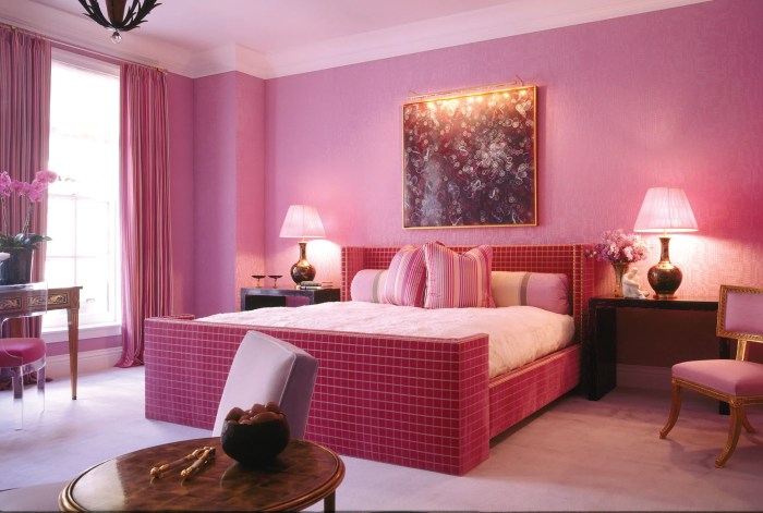 How to decorate pink room